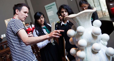 Bảo tàng V&A với dự án đào tạo những nhà thiết kế trẻ