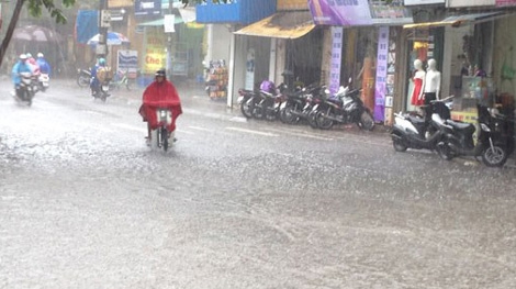 Mưa lớn, lũ lên nhanh trên các sông ở Bắc Bộ