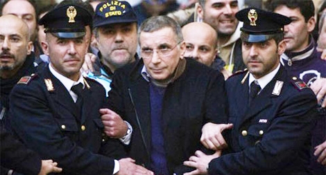 Camorra với kỹ năng tổ chức kinh doanh và mua chuộc con người