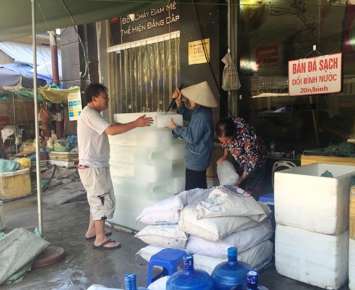 Nhiều dịch vụ “cháy” hàng ngày đỉnh điểm nắng nóng