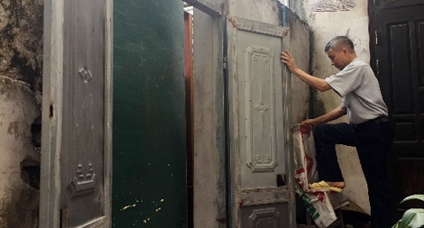 Sự thật câu chuyện người dân bị “giam lỏng” trong nhà