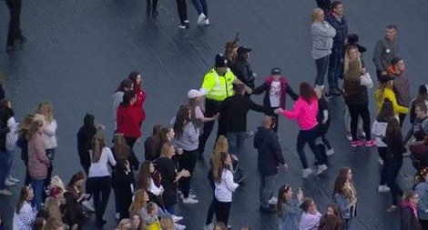 Đêm nhạc từ thiện cho nạn nhân khủng bố tại Anh