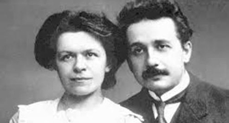 Albert Einstein – Nhà bác học “đào hoa”