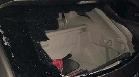  Tài xế bị chém vì ngăn “hảo hán” tiểu bậy vào xế hộp