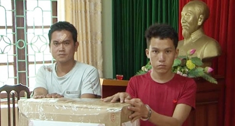 Anh rể cùng em vợ vận chuyển 30,02 kg hồng phiến