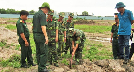 Dưới đường băng còn đó các anh nằm…