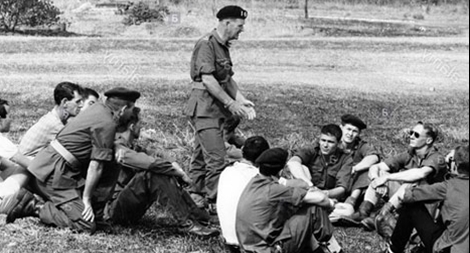 Lính đánh thuê dưới quyền “Mike điên loạn”: Đánh thắng là cướp