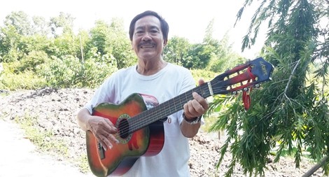 Nhạc sĩ Tô Thanh Tùng: Gom bao đau đớn hát về yêu thương