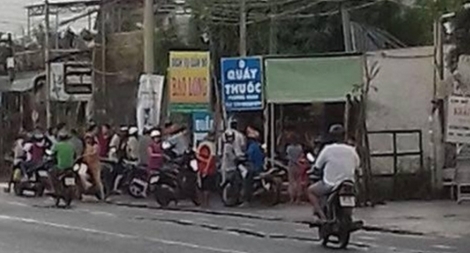 Xin đểu không thành, đâm chết bà chủ tiệm thuốc