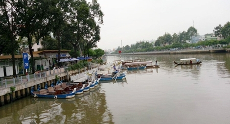 Du lịch đường thủy TP Hồ Chí Minh: Tàu nhiều, bến thiếu