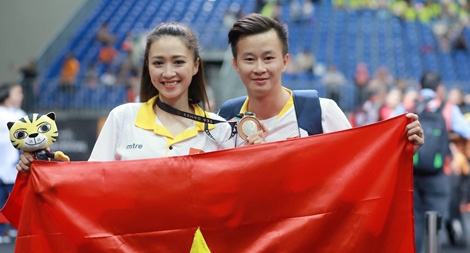 Chuyện tình của cặp đôi vàng Sea Games 29