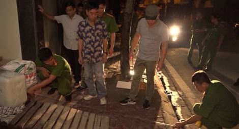 Trả thù hàng xóm bằng… 40 lít xăng