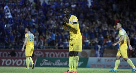 Vì sao cầu thủ FLC Thanh Hoá... sai chết người?