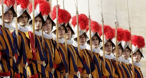 Đội cận vệ Thụy Sĩ của Đức Giáo hoàng trước lời đe dọa từ IS