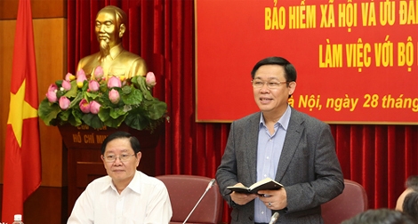 Phó Thủ tướng Vương Đình Huệ khảo sát chính sách tiền lương công chức, viên chức