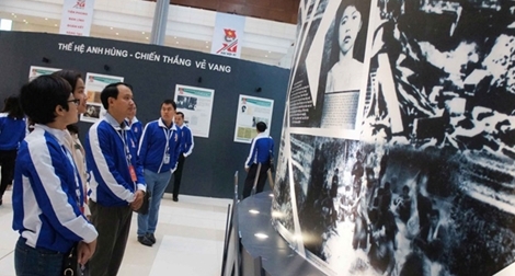 Triển lãm ảnh “Đoàn TNCS Hồ Chí Minh - Tự hào truyền thống, vững bước tương lai”