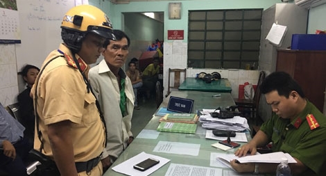 Lỗ hổng quản lý trong nghề xe ôm, taxi công nghệ