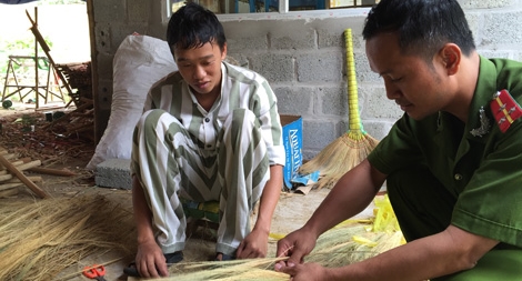 Tội đồ mê đọc sách thánh hiền