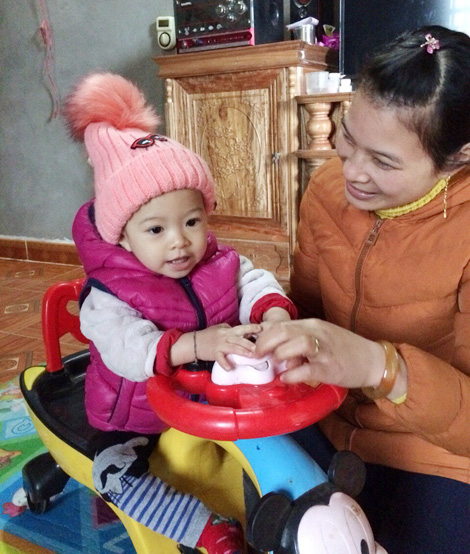 Câu chuyện xúc động về Trung úy Công an có con mắc bệnh hiểm nghèo