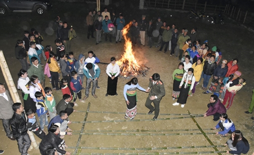 Tết sớm ở bản Cháo