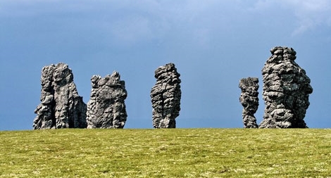 Những cột đá kỳ quan thế giới
