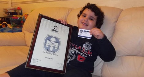 Cậu bé có chỉ số IQ bằng "cha đẻ" của thuyết tương đối