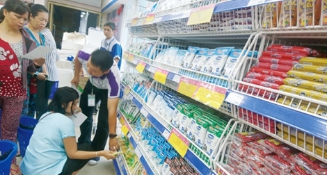 Dù đã có nghị định mới, doanh nghiệp vẫn “kêu trời” do bị hải quan làm khó(!)