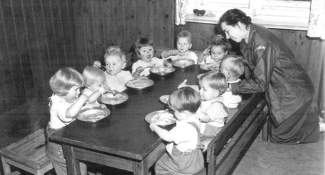 Tiết lộ chương trình sinh sản “trẻ con Aryan thuần chủng”