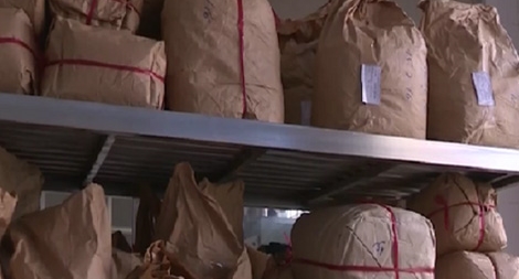 Ra chợ Kim Biên gom nguyên liệu và hóa chất về làm đông dược giả