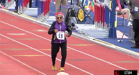 Vận động viên điền kinh cao niên nhất