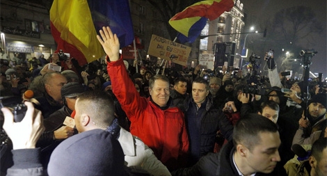 Tổng thống Romania bị phạt tiền vì xúc phạm người khác