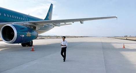 Cơ trưởng, cơ phó hạ cánh nhầm đường băng bị tạm thu bằng lái