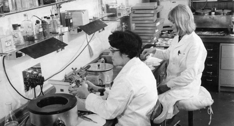 Tiết lộ vụ thử nghiệm thuốc LSD tuyệt mật của Thủy quân Hoàng gia Anh