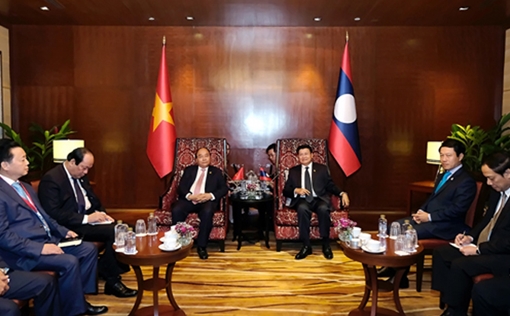 Thủ tướng Việt Nam, Lào gặp gỡ bên lề Hội nghị ACMECS và CLMV