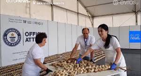 Vòng dây tỏi bện dài kỷ lục