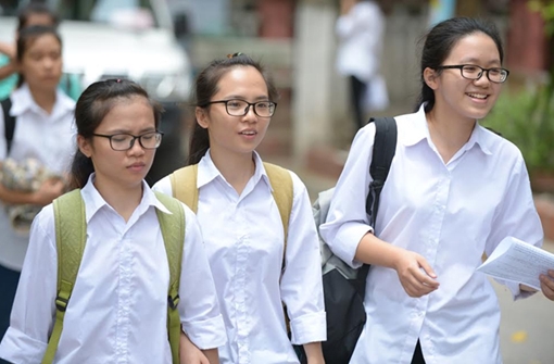 Thí sinh hào hứng vì đề thi môn Tiếng Anh “vừa sức”