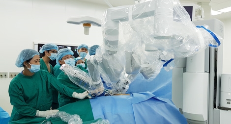 Lần đầu tiên dùng robot để lấy thận ghép