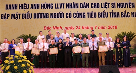 Truy tặng danh hiệu AHLL vũ trang nhân dân cho liệt sỹ Nguyễn Đình Xô