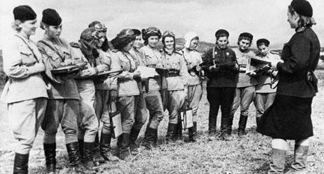 Huyền thoại về trung đoàn nữ phi công chiến đấu đầu tiên trên thế giới