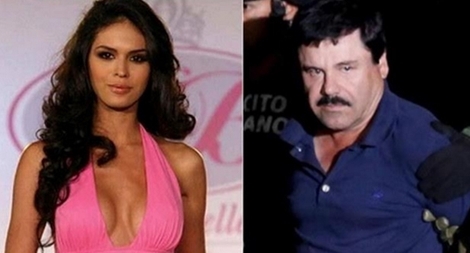 Vợ trùm ma túy Guzman ngồi ghế đầu, hôn gió chồng tại tòa