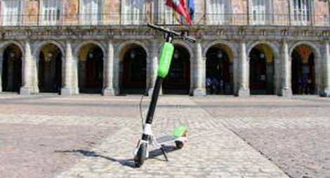 Tây Ban Nha cấm xe tay ga chạy điện đi trên vỉa hè