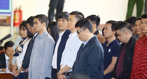 Vì sao các con bạc lao vào trò “đỏ-đen” như thiêu thân?