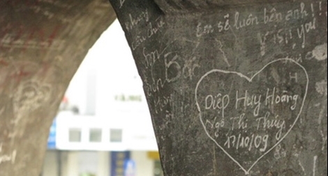 Xin hãy nhẹ tay với di tích