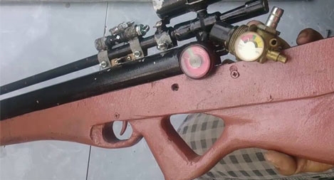 Đi đòi tiền bị con nợ dùng súng tự chế bắn chết