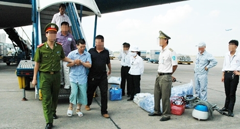 Lính hình sự và những cuộc di lý thót tim