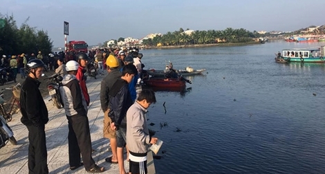 Ô tô lao xuống sông, 3 người thiệt mạng