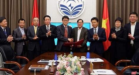 Bàn giao Cổng thông tin điện tử về liệt sĩ, mộ liệt sĩ cho Bộ LĐ-TB&XH