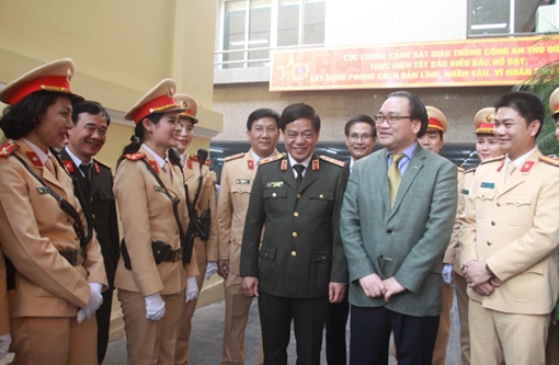 Xây dựng hình ảnh CSGT Thủ đô đẹp trong lòng dân