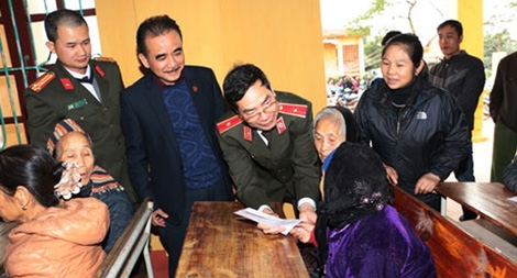 Ấm áp những nghĩa cử đẹp ngày cuối năm