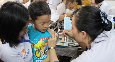 Nhận thức sai lầm về tiêm vaccine: Hậu quả khôn lường với trẻ em